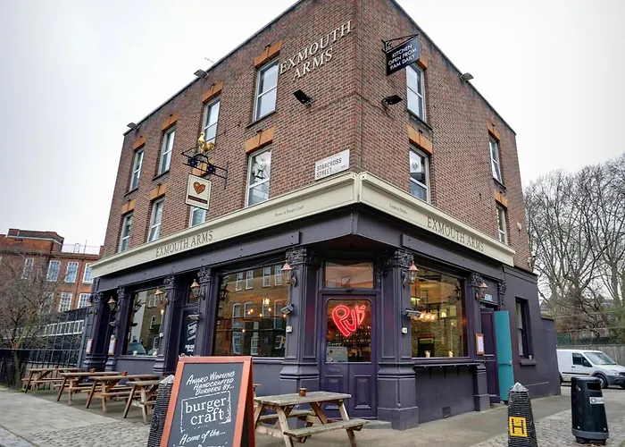 Publove @ The Exmouth Arms, EustonHostel